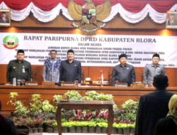 Rapat Paripurna Terakhir DPRD Blora Periode 2019-2024, Sampaikan Pandangan Umum Raperda Perubahan APBD 2024