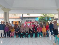 *Polrestabes Surabaya Ajak Warga Karang Pilang Berdialog dalam Jumat Curhat, Jelang Pilkada 2024