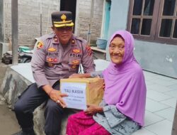 Lansia Kurang Mampu di Gilimanuk Terima Bantuan Sembako dari Kapolsek Kawasan Pelabuhan Gilimanuk