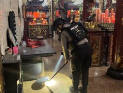 Sterilisasi Klenteng Jelang Imlek, Polres Tanjung Perak Pastikan Tempat Ibadah Aman