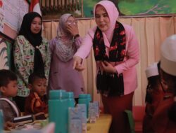 YKB Jatim Berbagi Makanan Bergizi di TK Kemala Bhayangkari 45 Kalipang Blitar