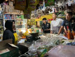 Polisi Bersama TPID Kabupaten Bojonegoro Sidak Pasar Tradisoinal Jelang Ramadhan
