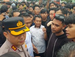 Mahasiswa Gelar Aksi di DPRD Jatim, Polisi Pastikan Tak Ada yang Diamankan
