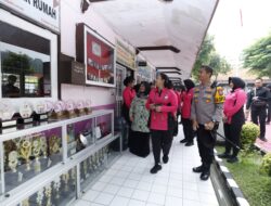 Ny. Juliati Sigit Prabowo Kunjungan ke SLB Kemala Bhayangkari 2 Gresik 