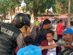Polisi Peduli, Jelang Berbuka Puasa Polrestabes Surabaya Patroli Sambil Berbagi
