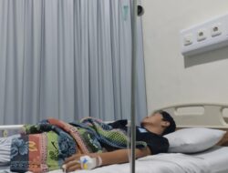 Jurnalis surabaya turut mendoakan anak dari seorang jurnalis yang lagi sakit