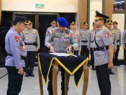 Pelantikan Astamaops Kapolri, Komjen Pol Imam Sugianto Serah Terima Jabatan kepada Irjen Pol Akhmad Wiyagus