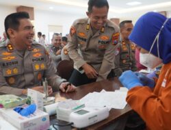 Bersama Bhayangkari, Anggota Polrestabes Surabaya Antusias Donor Darah Sambut HUT Bhayangkara ke-79