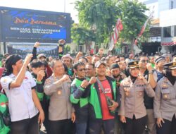 Doa Bersama Kapolrestabes Surabaya dan 500 Ojek Online: Harmoni untuk Alm Affan Kurniawan