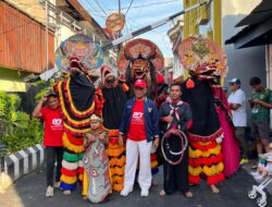 Warga RW 08 Girilaya Surabaya, Gelar Jalan Santai Merayakan HUT Ke – 80 RI dengan Doorprize Menarik