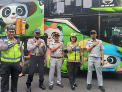 Mudik Aman, Hati Tenang: 4.040 Warga Berangkat Gratis, Satlantas Polrestabes Surabaya Pastikan Bus Laik Jalan