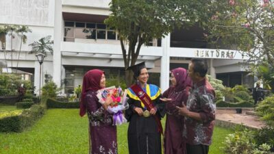 Wisuda ke 133 ITS Jeany Aurellia Putri dewati MAGNA CUMLAUGE Teknologi Informatika predikat Wisuda terbaik