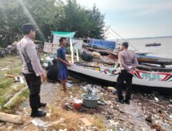 Polsek Kenjeran Perketat Patroli Pesisir Kenjeran, Warga Diminta Waspadai Cuaca Ekstrem dan Banjir Rob