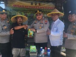 Dukung Asta Cita Presiden, Polsek Kenjeran Salurkan Bantuan Bibit dan Obat Hama ke Poktan Nandur Makmur