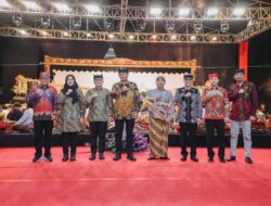 Kapolda Jatim Gaungkan Semangat Jogo Jawa Timur di Pagelaran Wayang Kulit Hari Bhayangkara ke – 80