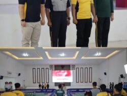 Adu Ketangkasan di Meja Hijau, Personel Polrestabes Surabaya Meriahkan Turnamen Tenis Meja Hari Bhayangkara ke-80