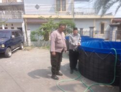 Bhabinkamtibmas Benowo Dukung Program Ketahanan Pangan Melalui Pendampingan Budidaya Lele