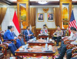Kapolri Terima Audiensi Direktur FBI, Perkuat Kerja Sama Penanggulangan Kejahatan Transnasional