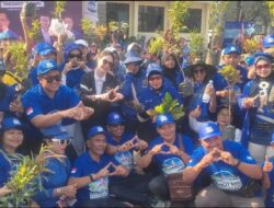 Arumi, Mimik dan Kader Demokrat Sidoarjo Tanam Bareng Bibit Pohon