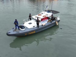 Ditpolairud Polda Jatim Kerahkan 4 Kapal Sisir Perairan Sumenep dan Masalembu Cari Korban KM Virgo Transport 8