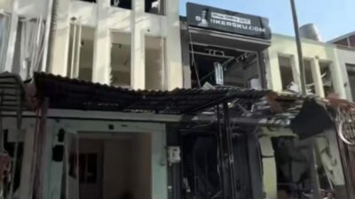 LEDAKAN GUNCANG PERUMAHAN SAN ANTONIO, SURABAYA